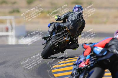 media/Oct-08-2022-SoCal Trackdays (Sat) [[1fc3beec89]]/Turn 11 Backside (1145am)/